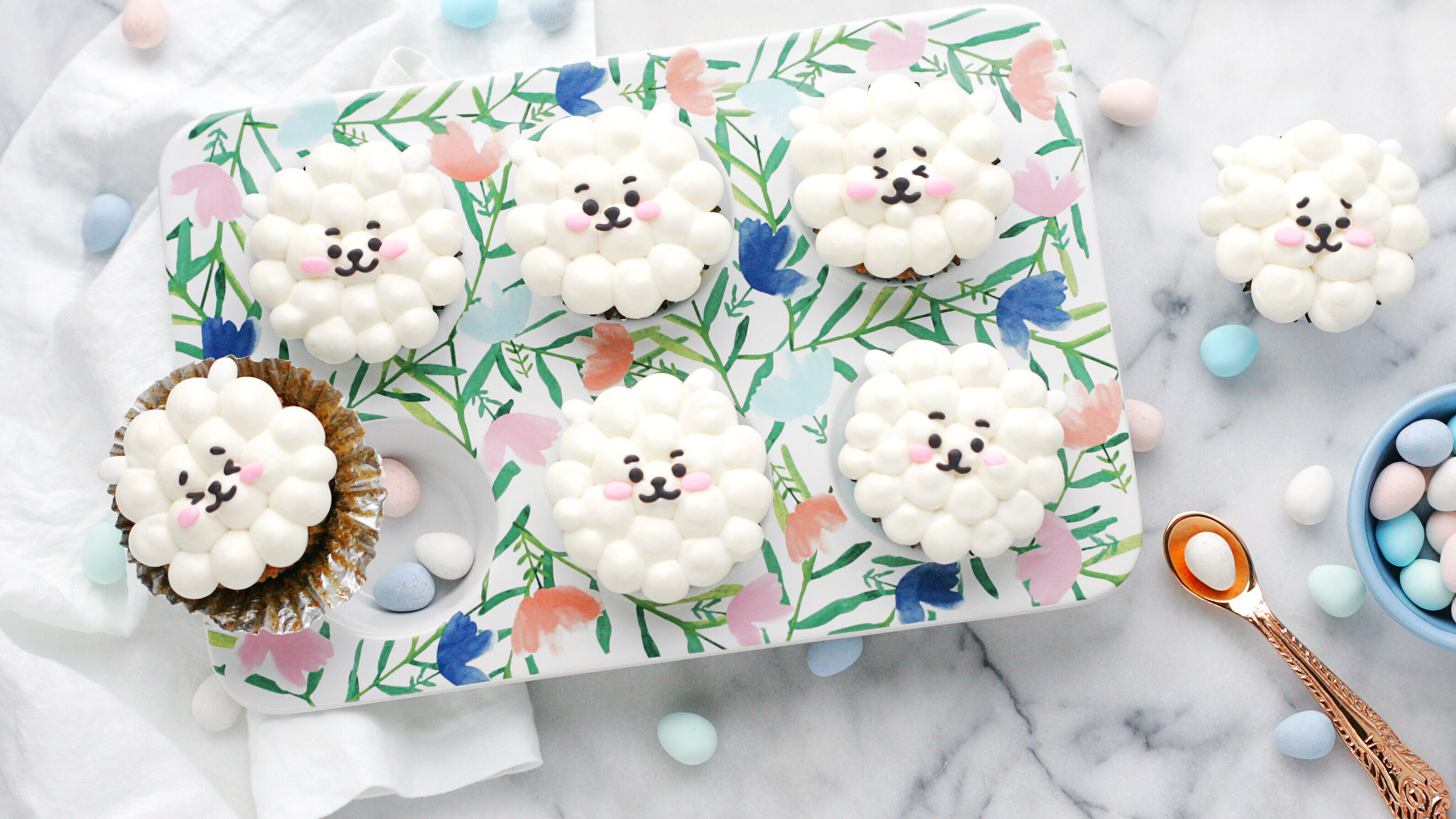 Embrace Your Inner Alpaca With Cute Cupcakes